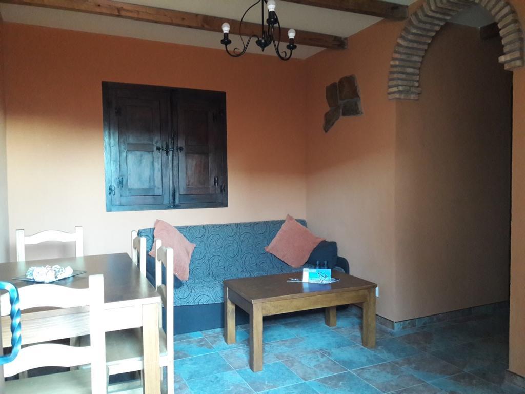 Los Montes Guest House Casas de Miravete Екстериор снимка