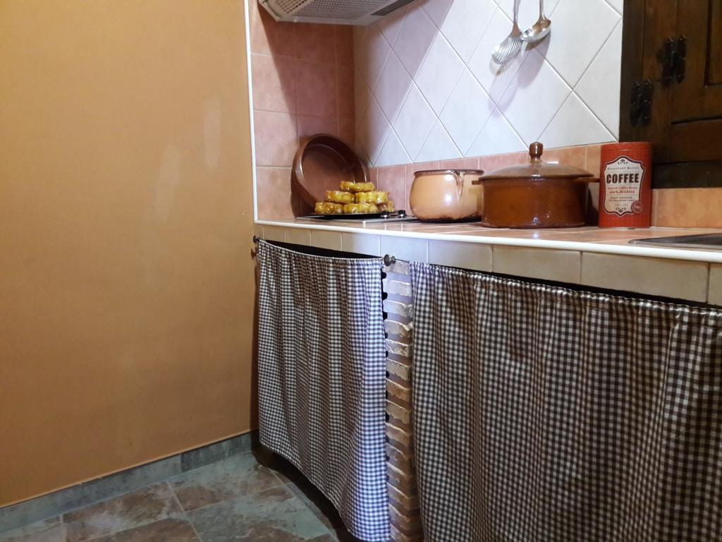 Los Montes Guest House Casas de Miravete Екстериор снимка