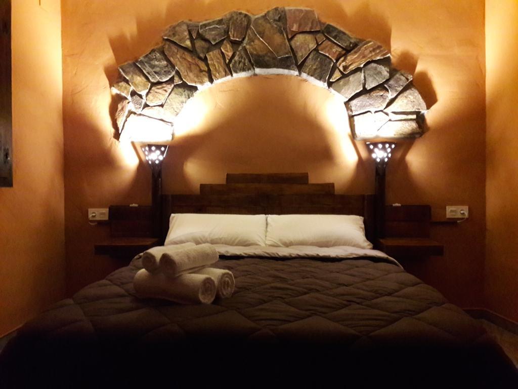 Los Montes Guest House Casas de Miravete Екстериор снимка